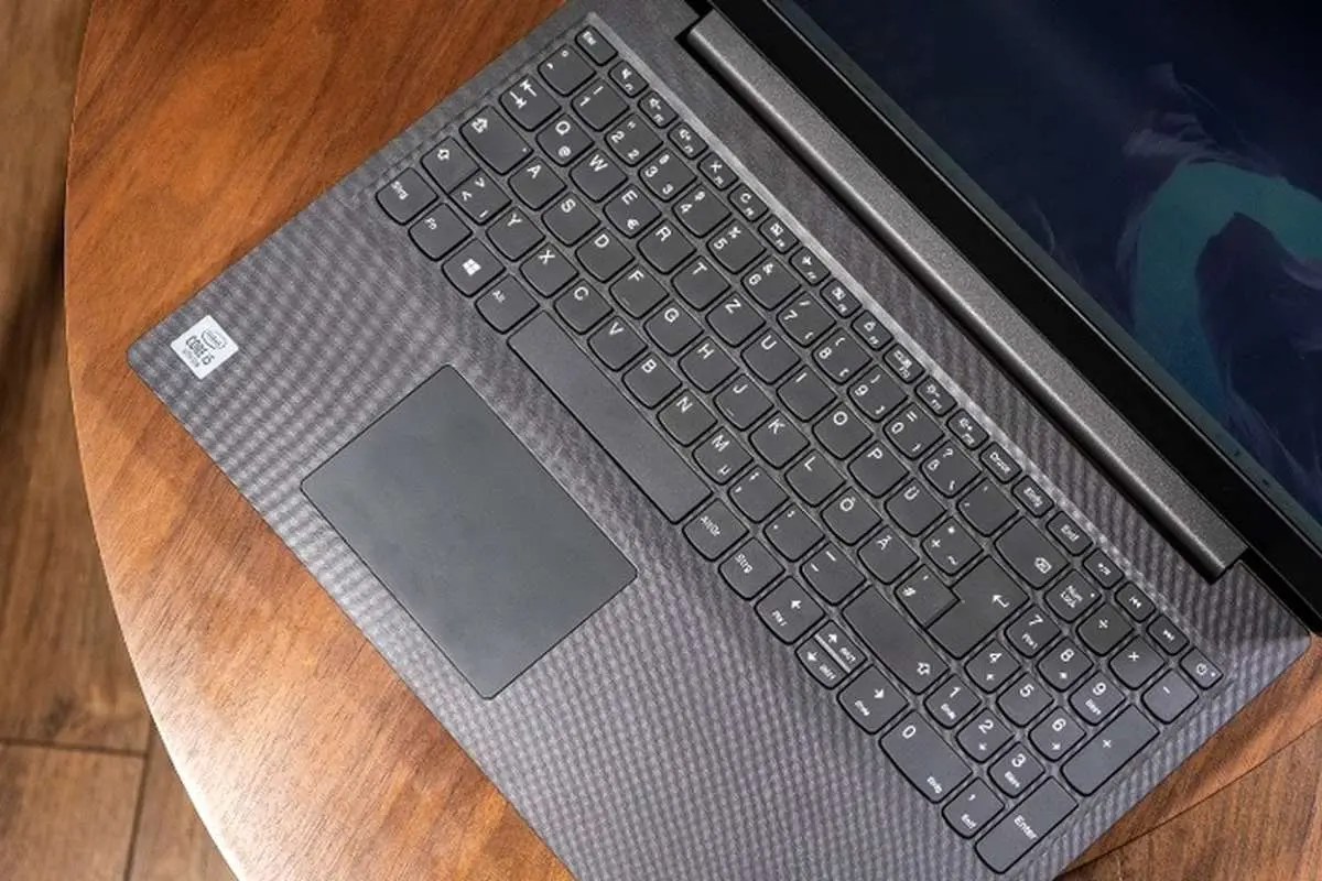 Lenovo V15؛ چهار نکته درباره لپتاپ ۲۰ میلیونی لنوو