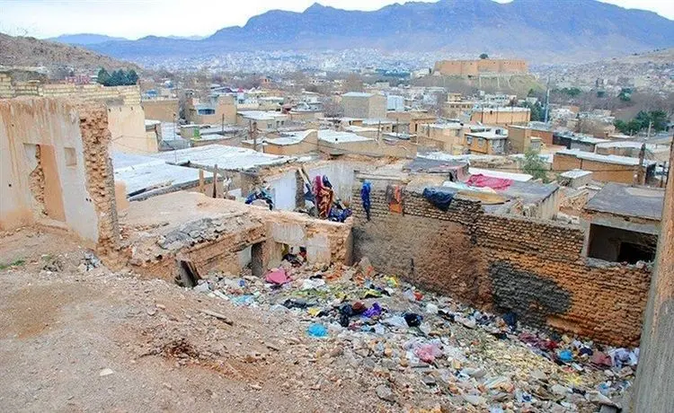 رانده‌شدن طبقه متوسط از مرکز به حاشیه