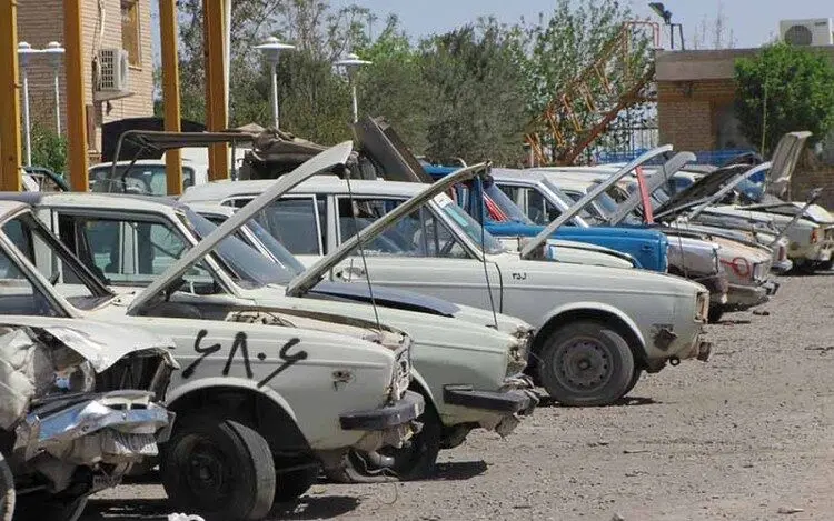 اسقاط خودرو در کما