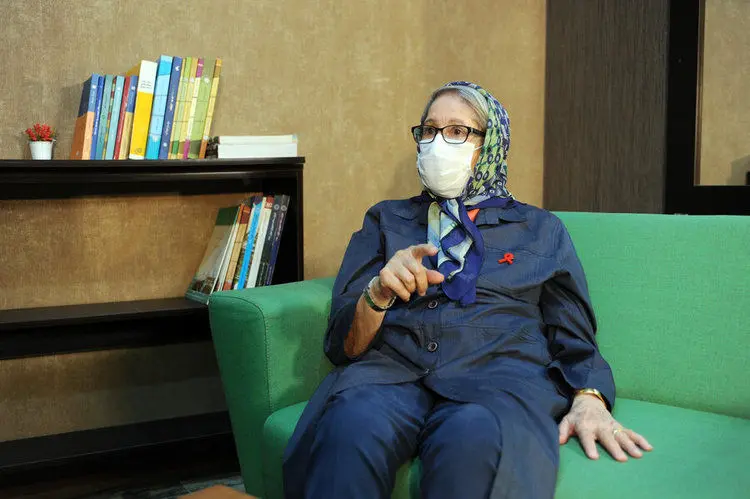 مینو محرز: تهران باید حداقل یک هفته تعطیل شود