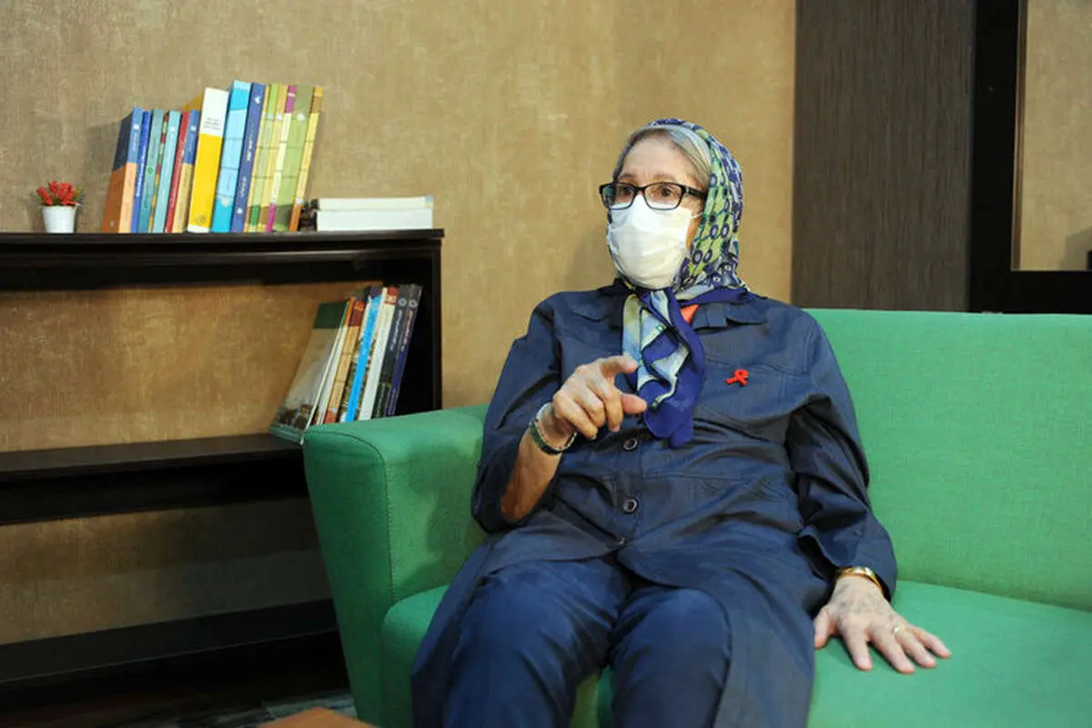 مینو محرز: تهران باید حداقل یک هفته تعطیل شود