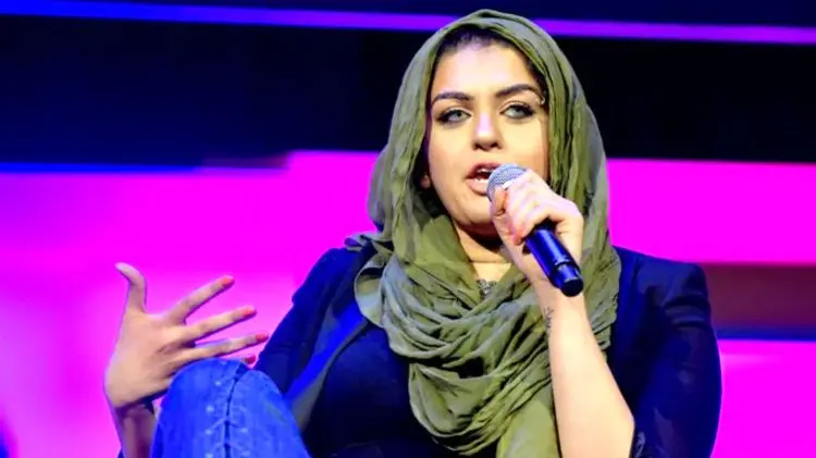 اخراج اینفلوئنسر زن مسلمان از پرواز خطوط هوایی آمریکا