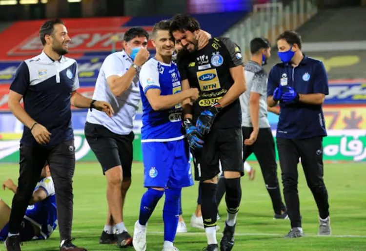 فوتبالی‌ها نمی‌گیرند!