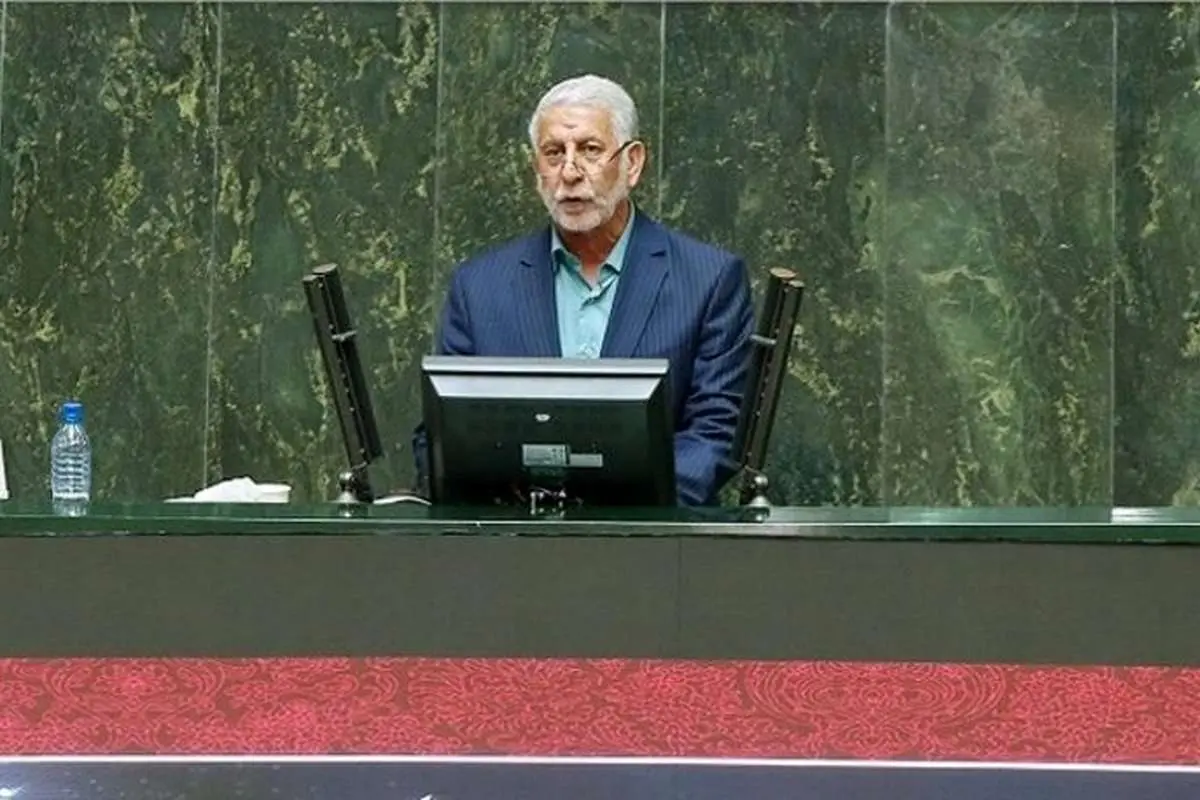 نماینده مجلس: تعدادی از حرامخواران آقازاده را در ملاءعام آویزان کنید