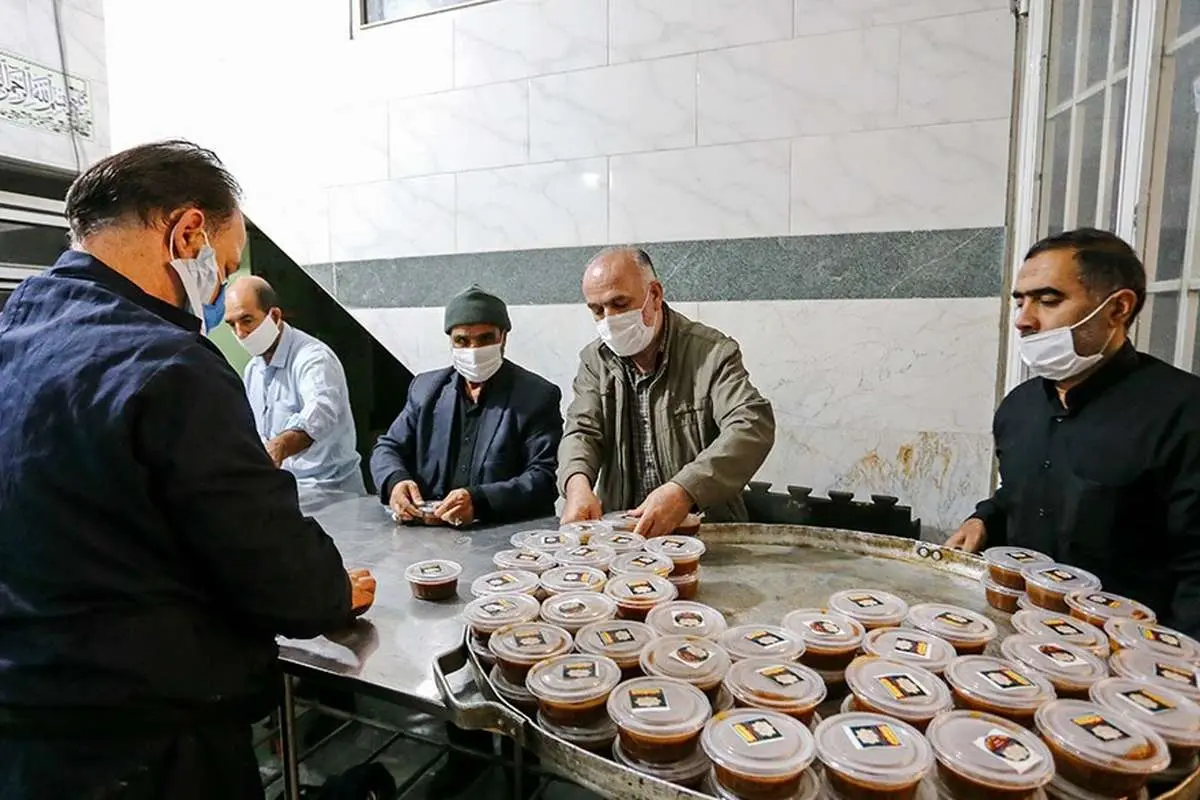 (تصاویر) توزیع سمنو بین بیماران کرونایی در قم