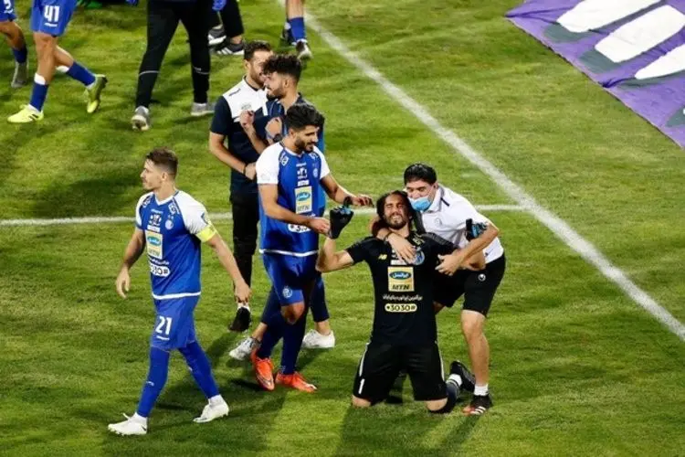 جنجال ادامه‌دار دروازه‌بان‌های استقلال