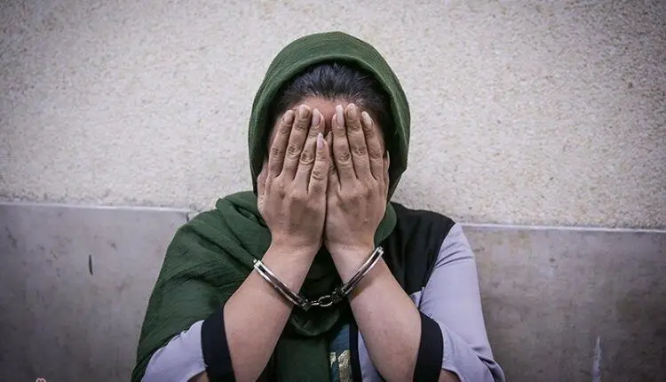 زن آزارگر، صحنه‌ شکنجه سگی را در فضای مجازی منتشر کرد!