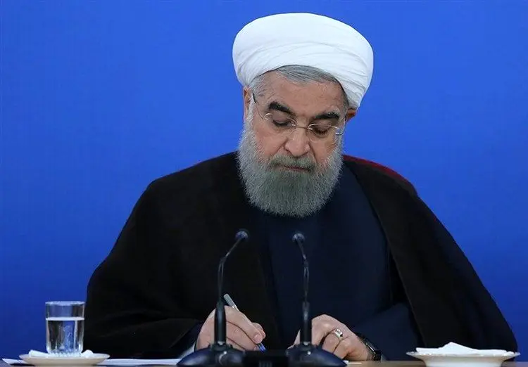 روحانی از شکایتش صرف نظر کرد