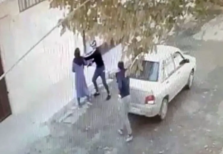 (ویدئو) ماجرای زورگیری خشن از یک زن در کرمانشاه