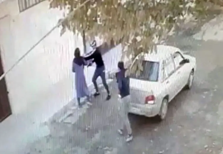 (ویدئو) ماجرای زورگیری خشن از یک زن در کرمانشاه