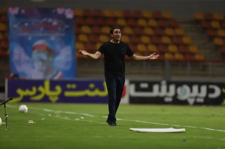 جواد نکونام به استقلال نمی‌بازد!