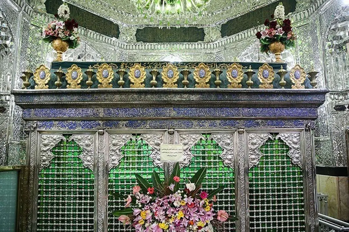 (تصاویر) گل آرایی حرم حضرت عبدالعظیم(ع)