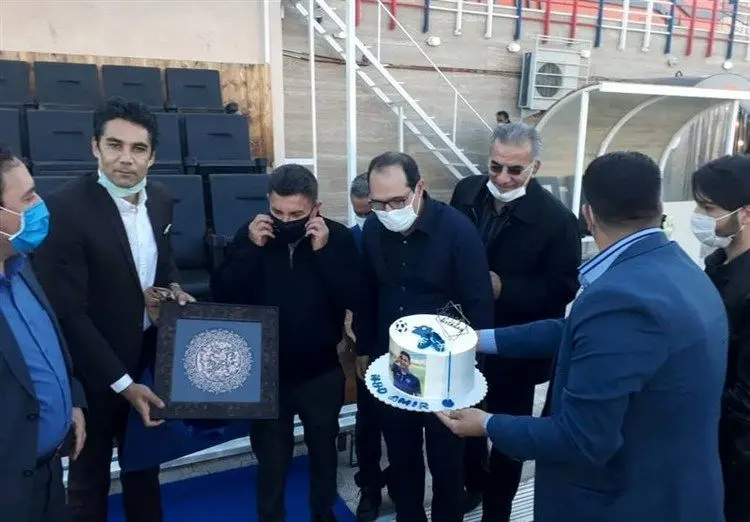 (عکس) کیک برای تقدیر از قلعه‌نویی!