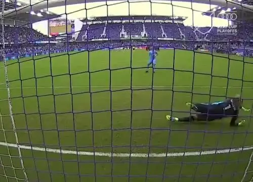 (ویدیو) اتفاقی شگفت‌انگیز در ضربات پنالتی