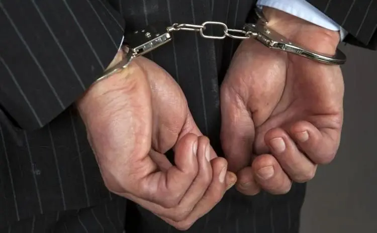 بازداشت ۱۲ نفر از کارکنان قوه قضاییه به اتهام گرفتن رشوه