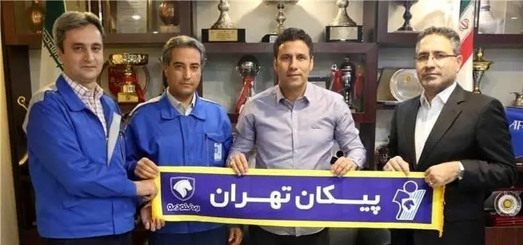 استعفای دسته‌جمعی سرمربی و دستیارانش