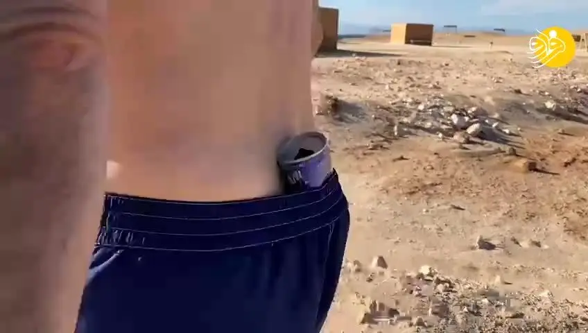(ویدئو) شاهزاده ولید بن طلال نیمه عریان در یک جزیره