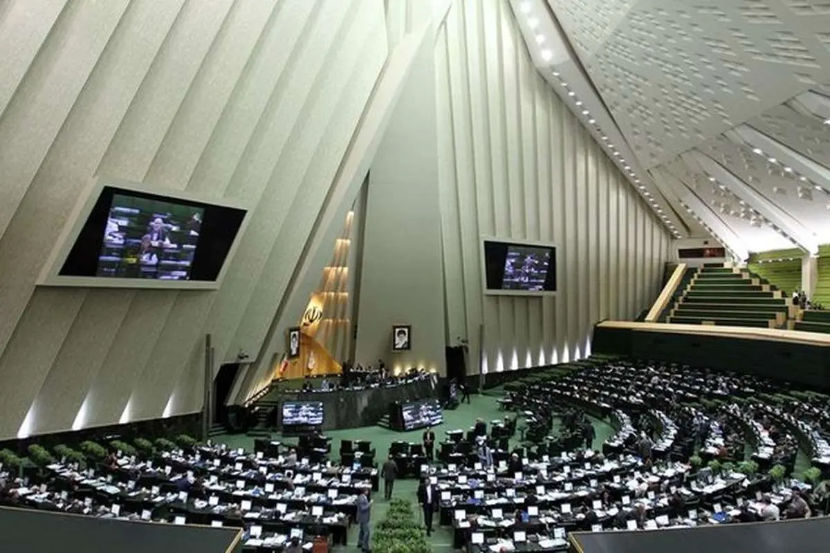 نمایندگان مجلس، حتی شان خودشان را هم حفظ نمی‌کنند
