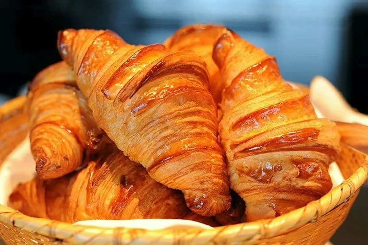 طرز تهیه نان کروسان مناسب صبحانه و عصرانه