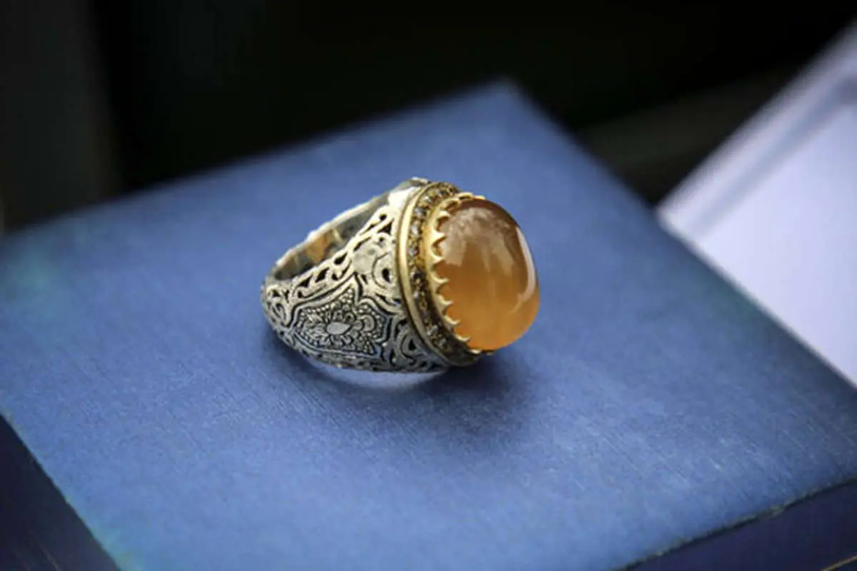 (تصویر) ماجرای پیدا شدن انگشتر رهبر انقلاب در خانه یک سارق