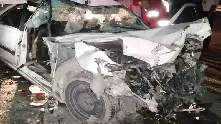 تصادف مرگبار خودرو پژو پارس با کامیون در هرمزگان