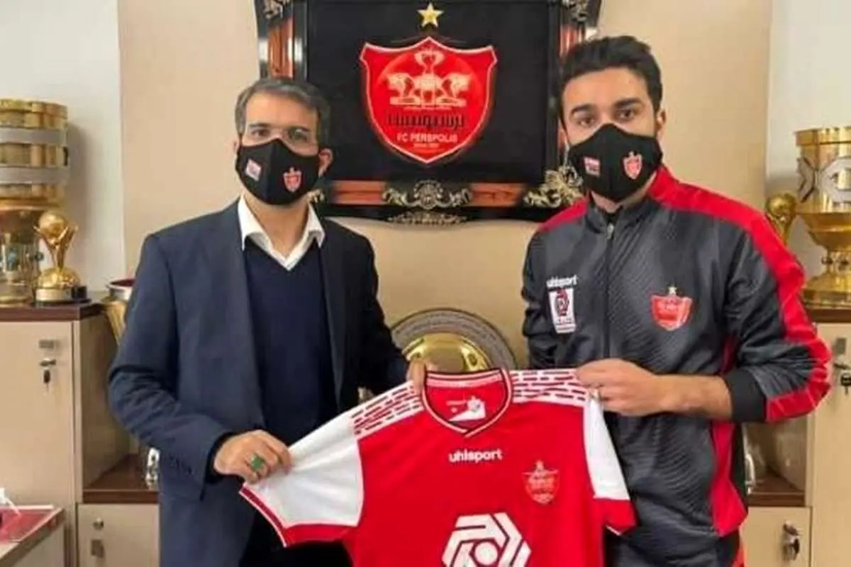(عکس) قرارداد ستاره پرسپولیس تمدید شد