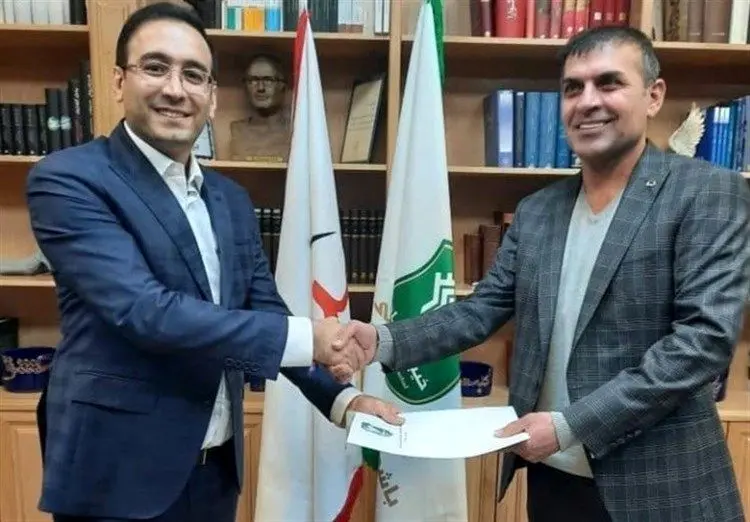 (عکس) عبدالله ویسی سرمربی خیبر خرم‌آباد شد