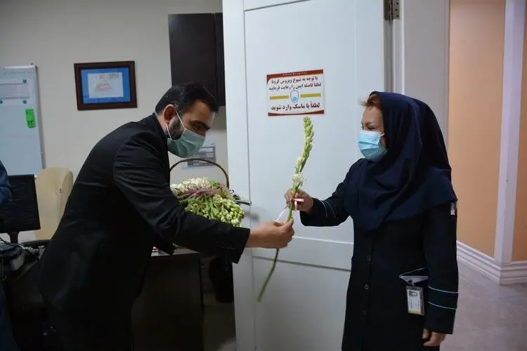 تقدیر از پرستاران و پرسنل سلامت توسط داپ‌اَپ در روز پرستار