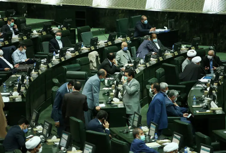 موافقان و مخالفان اصلاح قانون انتخابات ریاست جمهوری چه می‌گویند؟