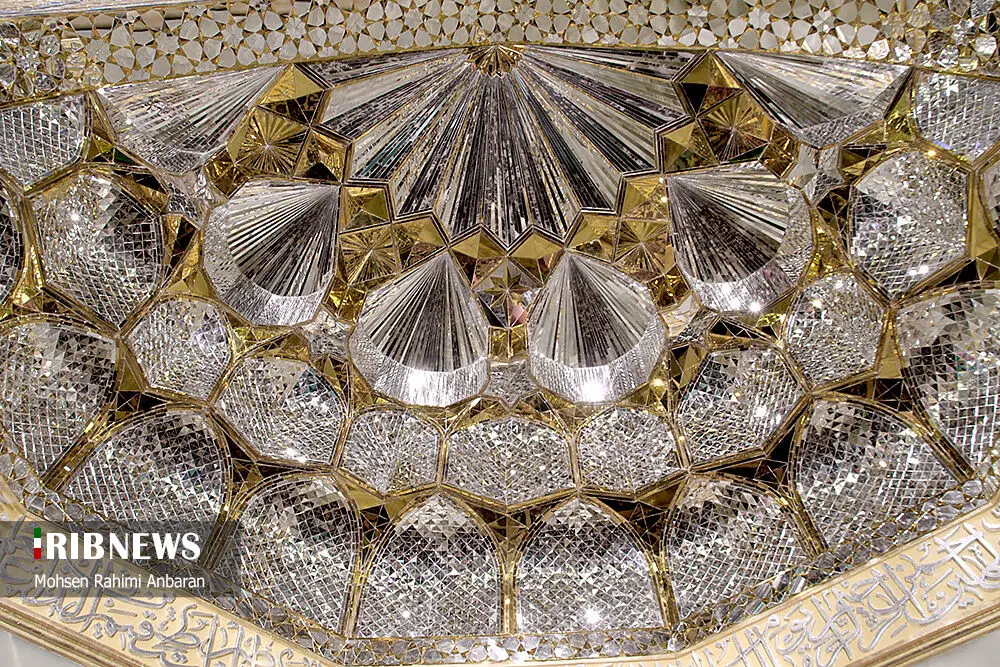 (تصاویر) آینه کاری حرم امام رضا(ع)