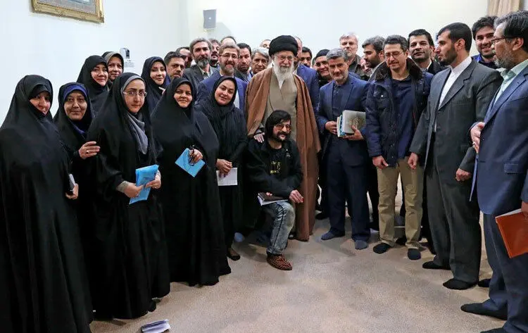 (ویدئو) شوخی رهبر انقلاب با مهدی فخیم زاده