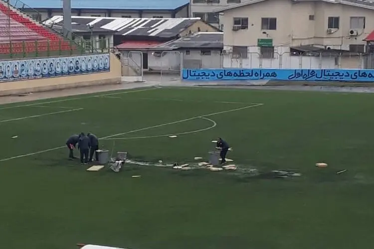 جمع آوری آب از زمین نساجی با اسفنج!