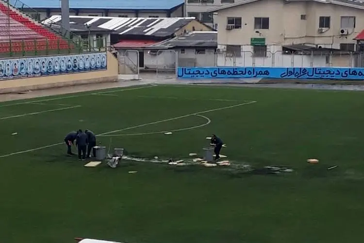 جمع آوری آب از زمین نساجی با اسفنج!