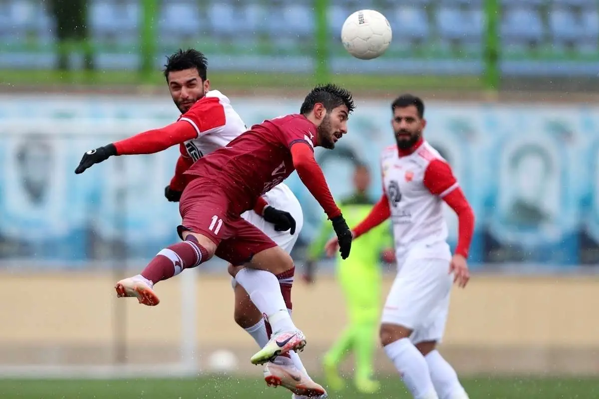 (تصاویر) فرار پرسپولیس از شکست زیر باران در باتلاق قائمشهر
