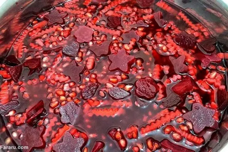 طرز تهیه ترشی انار و لبو؛ خوشمزه و خوش‌رنگ