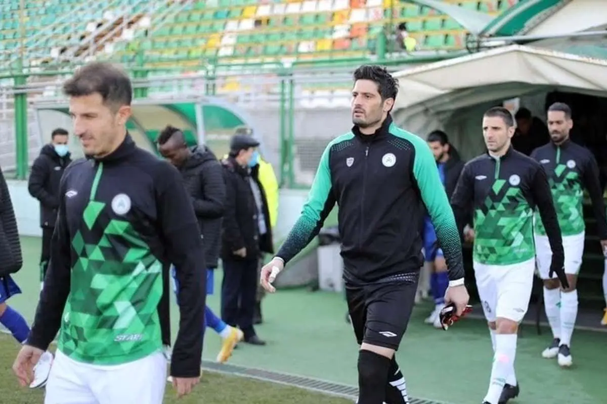 به پرسپولیسیها واکسن کرونا بدهید!