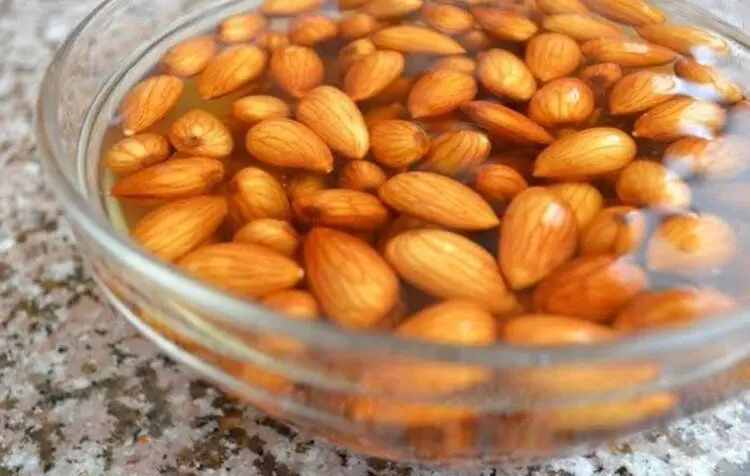 خواص بادام خیس خورده