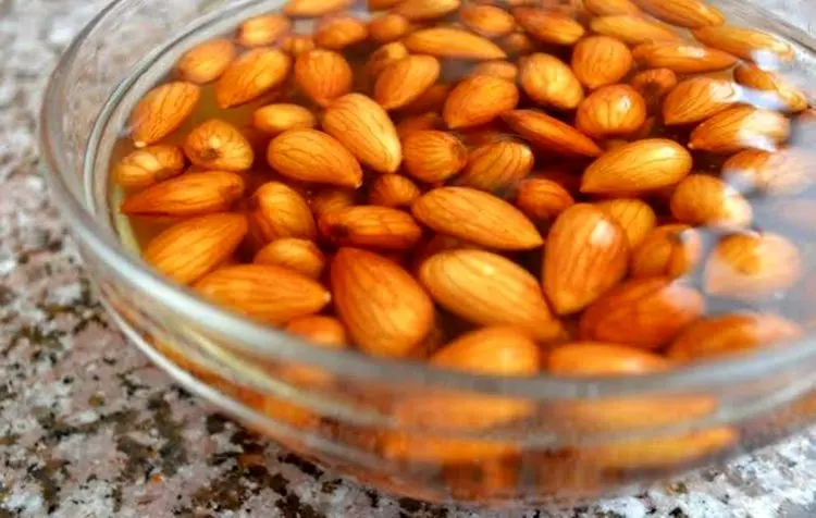 خواص بادام خیس خورده