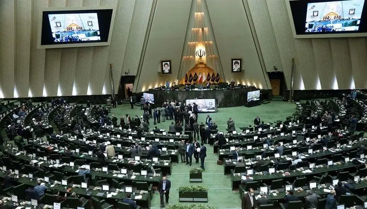 مخالفت مجلس با حذف محدودیت سنی برای ریاست جمهوری