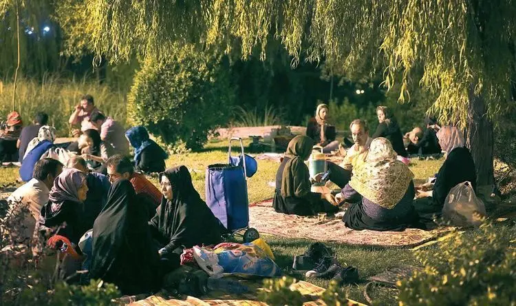 سهم ۵۱ درصدی دورهمی‌های خانوادگی در ابتلا به کرونا