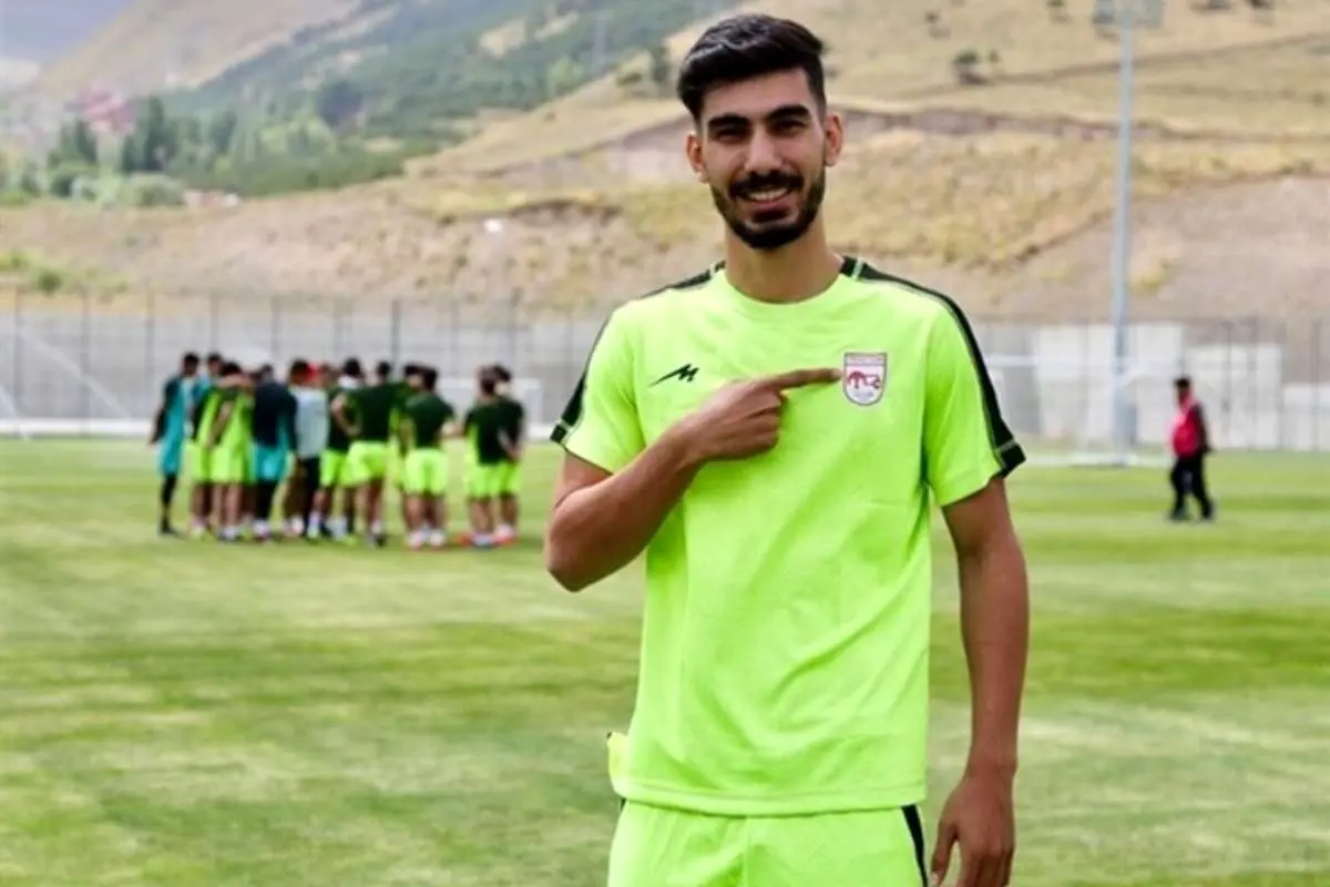 شدیداً پرسپولیسیام و حتی حاضرم مجانی قرارداد ببندم