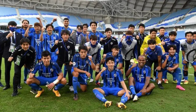 (تصویر) تیم کره‌ای با هواداران ایرانی مقابل پرسپولیس!