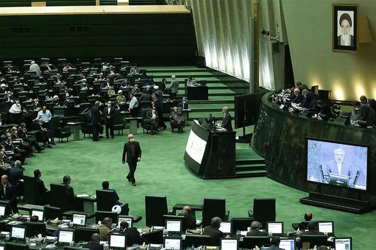 حذف قیمت‌ خودرو و مسکن تصمیم اشتباهی بود