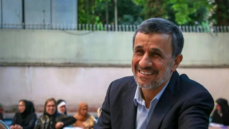محمود احمدی نژاد قصد افشاگری دارد؟
