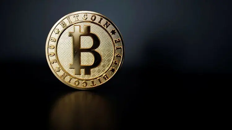 قیمت بیت کوین ۹ دی ۹۹؛ بیت کوین کماکان می‌تازد