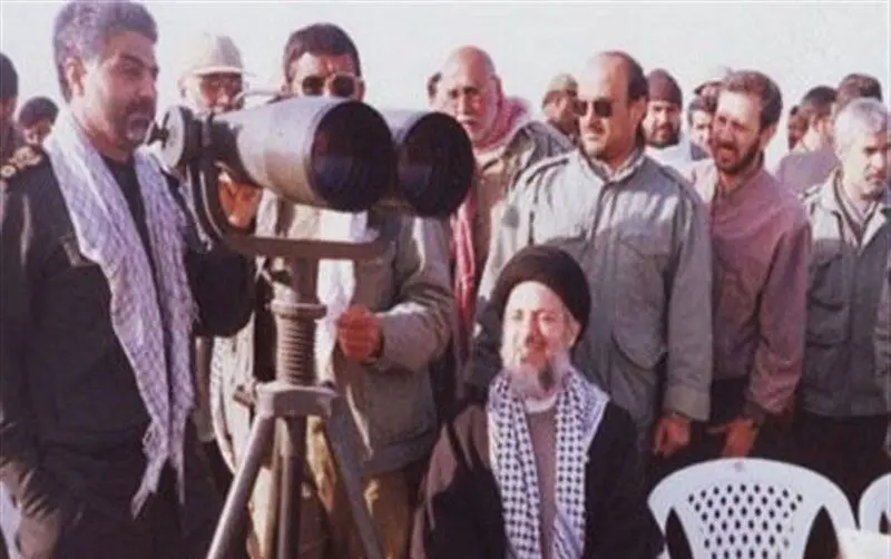 تصویری کمتر دیده شده از سردار سلیمانی در کنار شهید حکیم