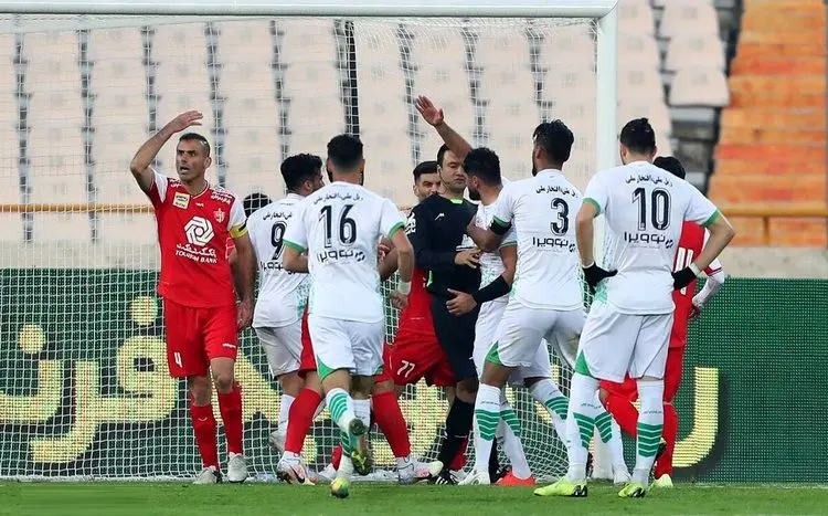 اعتراض پرسپولیس ادامه دارد