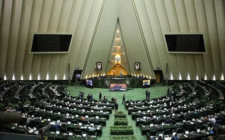 ایران در سال آینده چند بشکه نفت خواهد فروخت؟