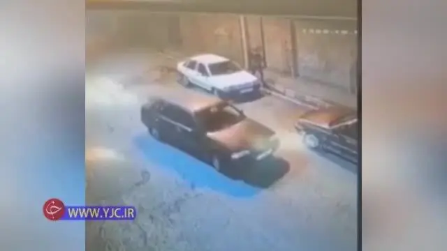 (ویدئو) سرقت از پراید با وجود قفل فرمان و پدال طی چند ثانیه!