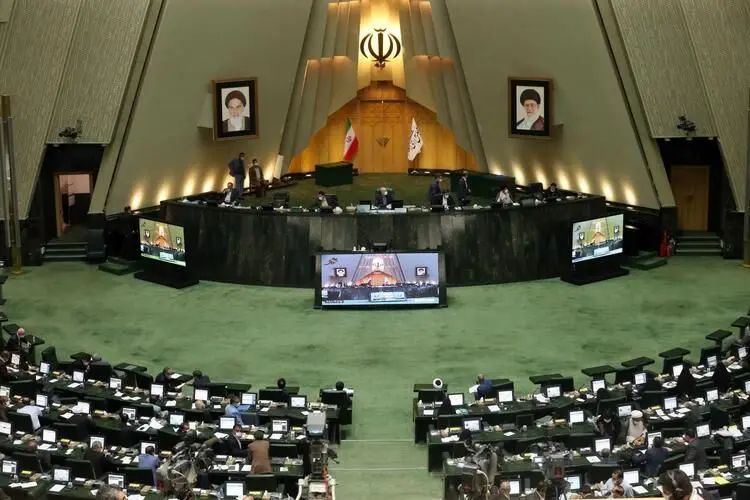 دردسر‌های سیاسی و حقوقی یک طرح پارلمانی